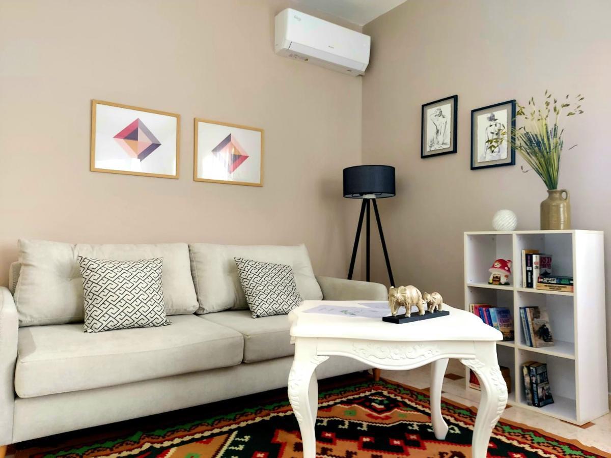 Cozy In The Heart Of Bllok Leilighet Tiranë