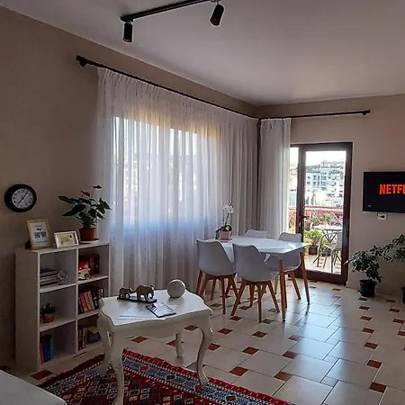 Cozy Apartment In The Heart Of Bllok Tirana Exterior photo